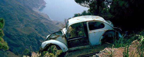 VW Fusca – abandonado num lugar, no mínimo, inusitado…