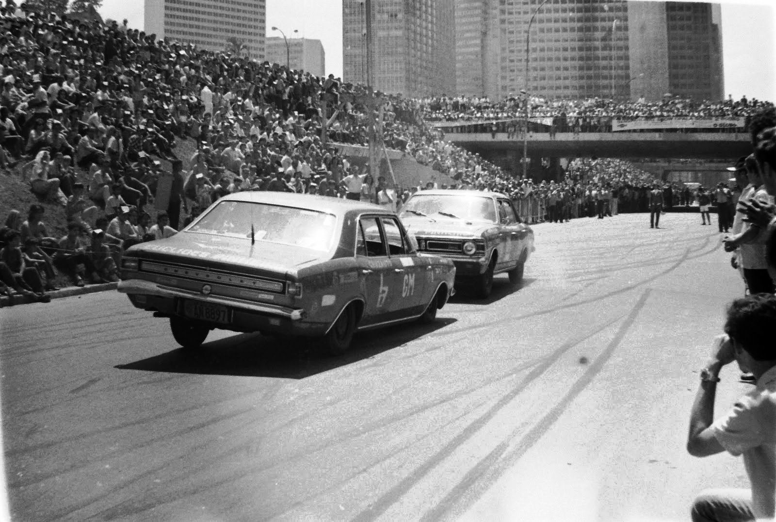 GM Opala, SHOW E CAOS