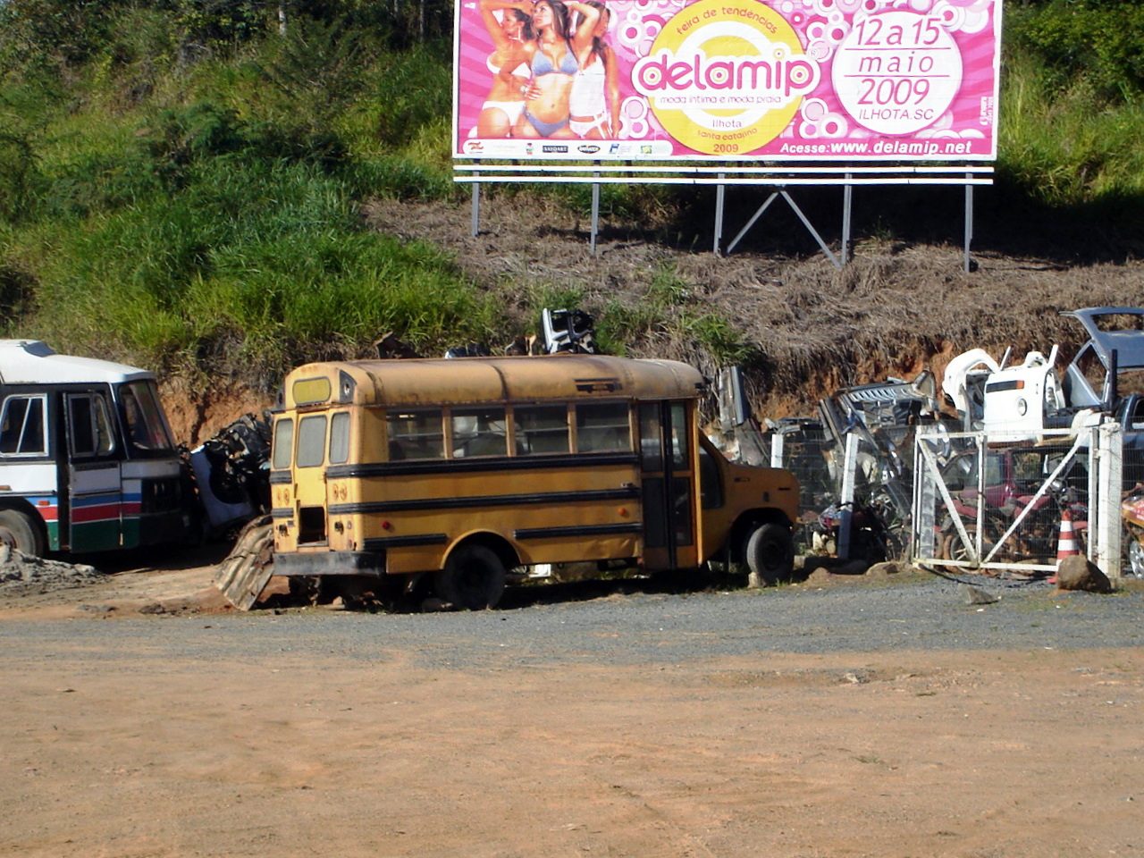 Ônibus escolar