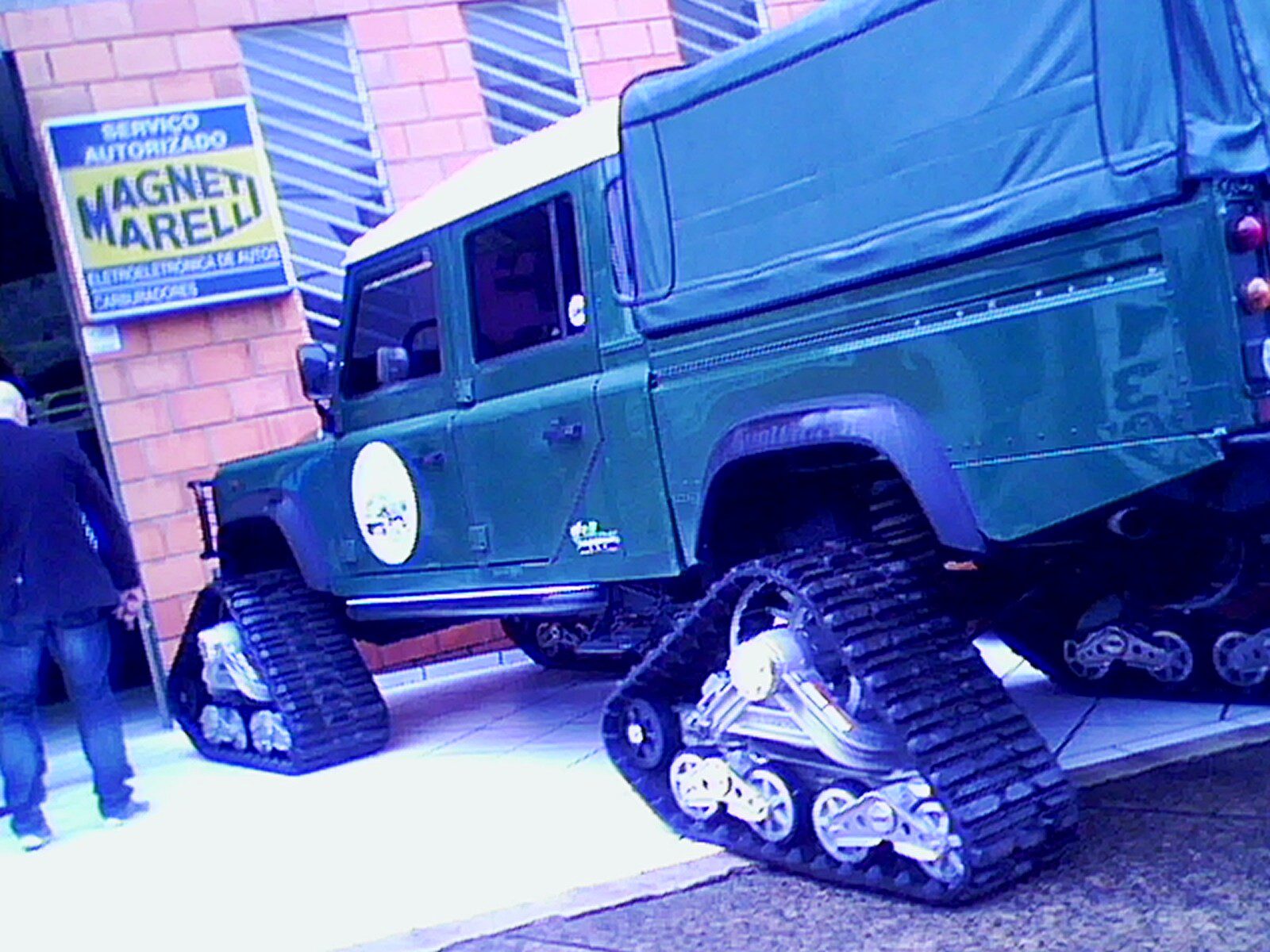 Land Rover (com esteira!)