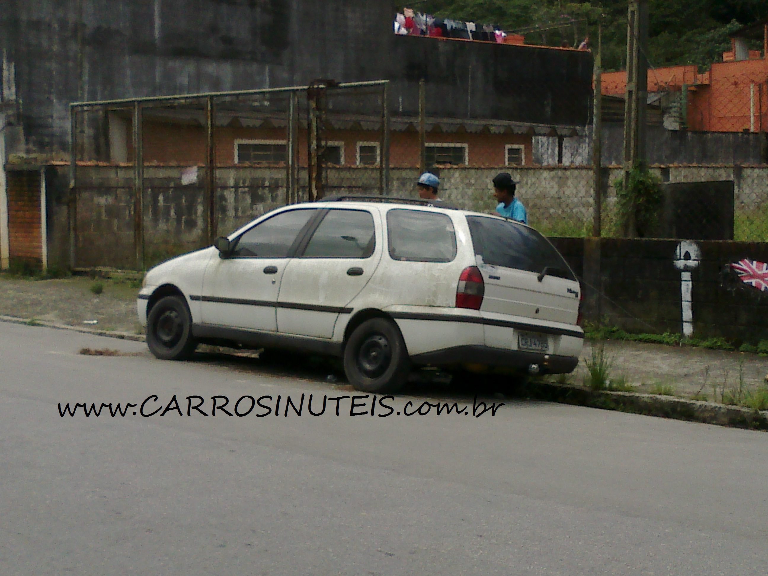 Fiat Palio Weekend, Ribeirão Pires, SP. Foto de Giovani Del Angelo.