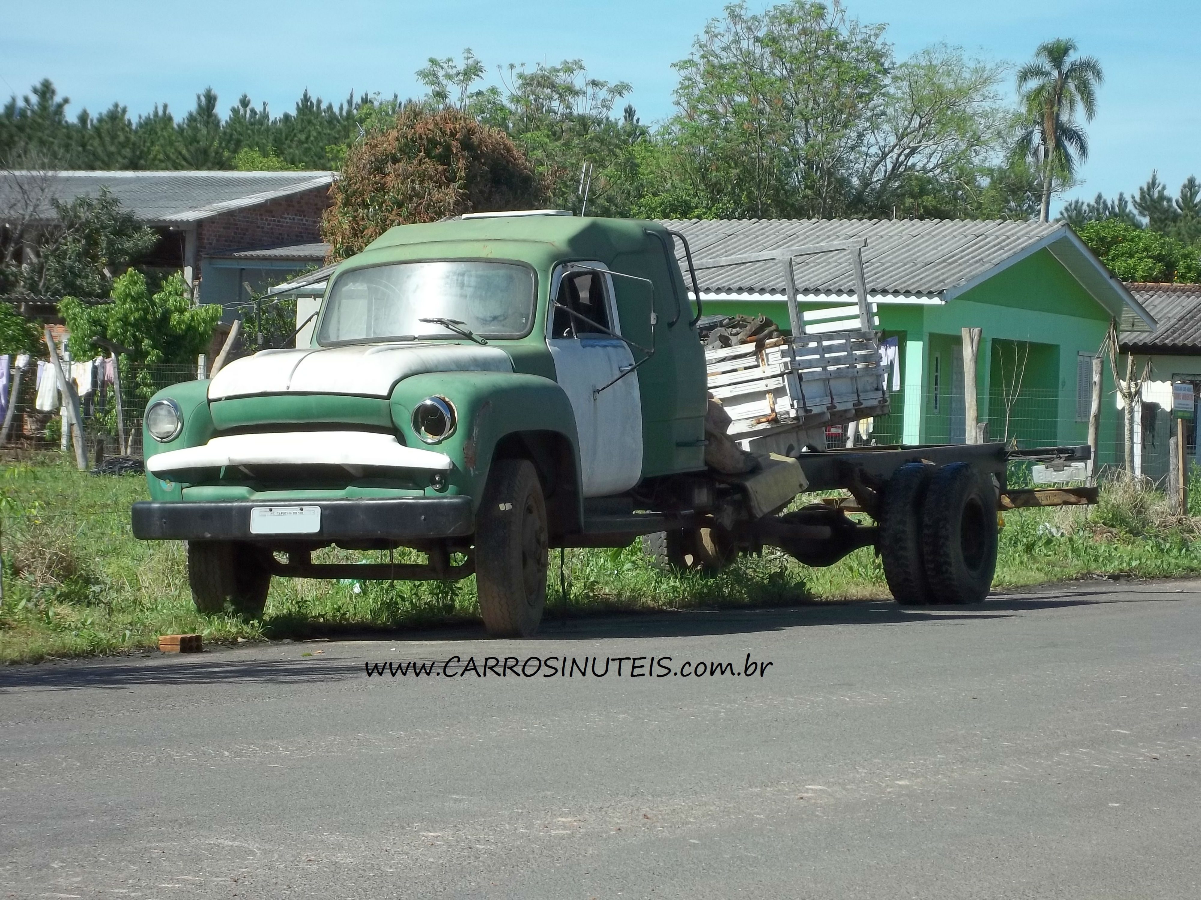 Caminhão Chevrolet, Parobé, RS. Foto de Nero Tatoo.