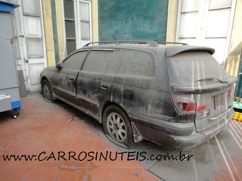 Toyota Caldina, Lima, Peru. Foto de Rafael Arantes.