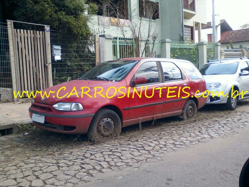 Fiat Palio Weekend, Porto Alegre, RS. Foto de Cláudio Mineiro.