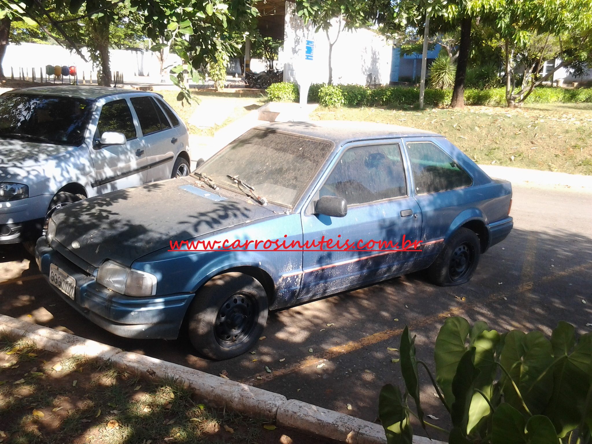 Ford Escort, foto de Felipe, Faculdades Santo Agostinho, Montes Claros-MG