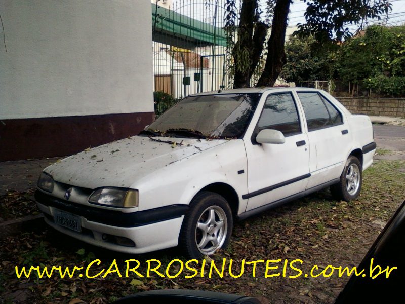 Renault 19, Porto Alegre, RS. Foto de Cláudio Mineiro.