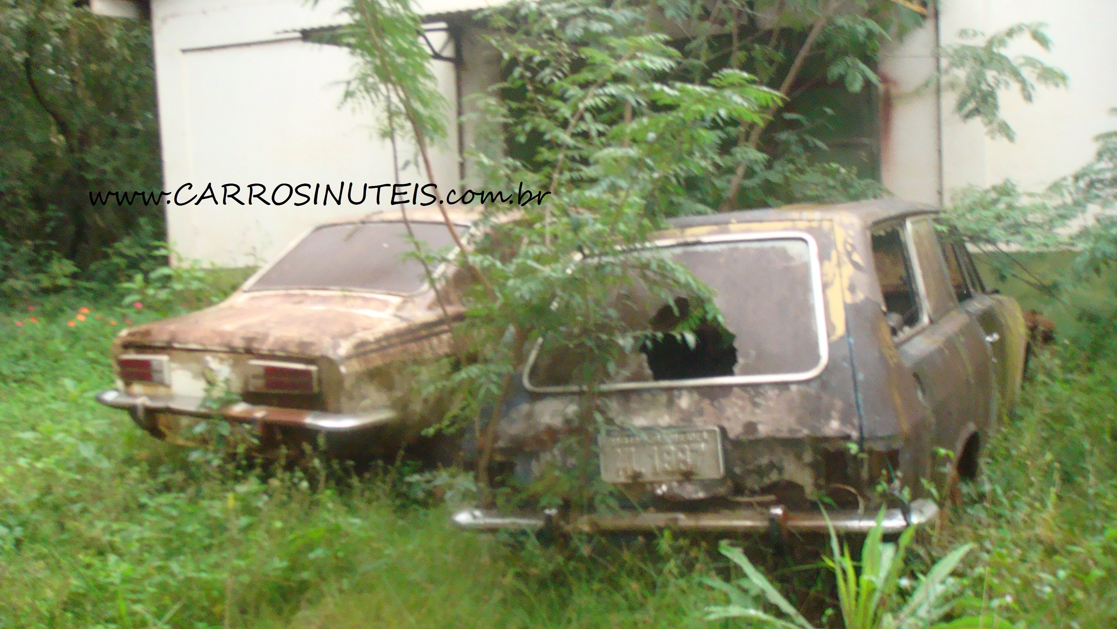 Ford Corcel GT e Ford Belina, São Paulo das Missões, RS. Foto de Kelvin Garcia.