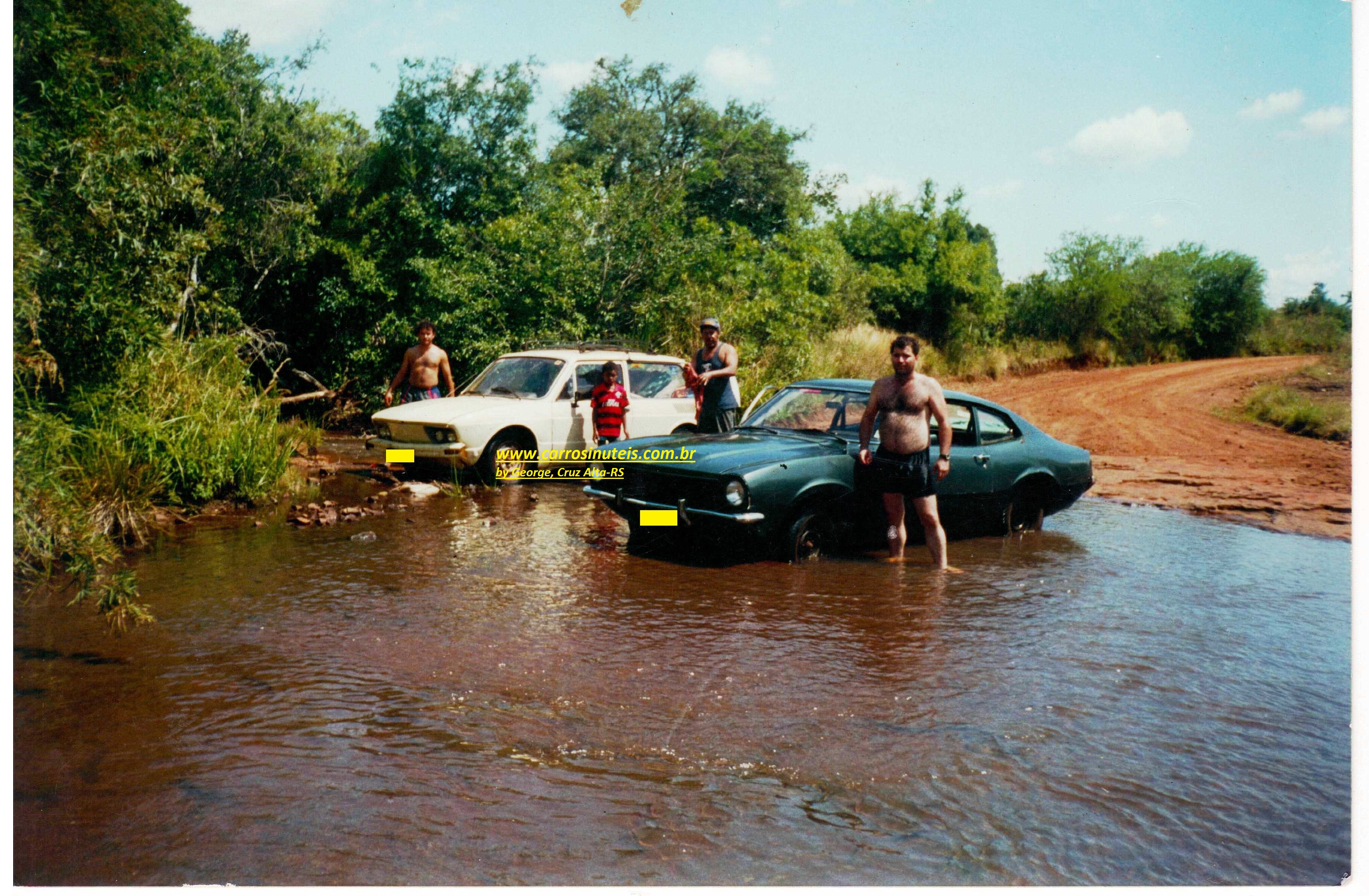 Ford Maverick e VW Brasilia, em Cruz Alta, RS, final dos anos 80, by Jeorge