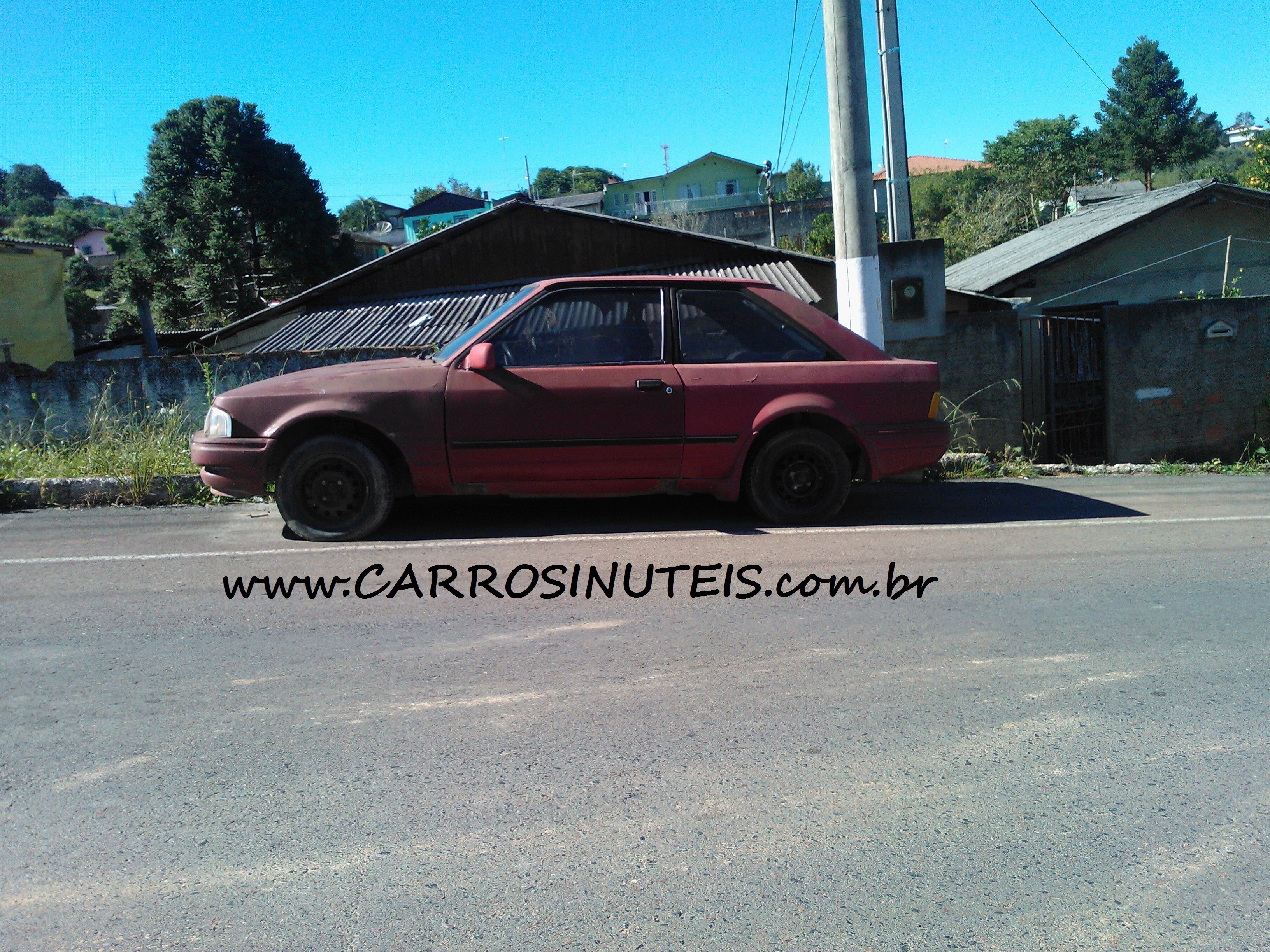 Ford Escort, Rio Negrinho, SC. Foto de Danilo Niespodzinski.