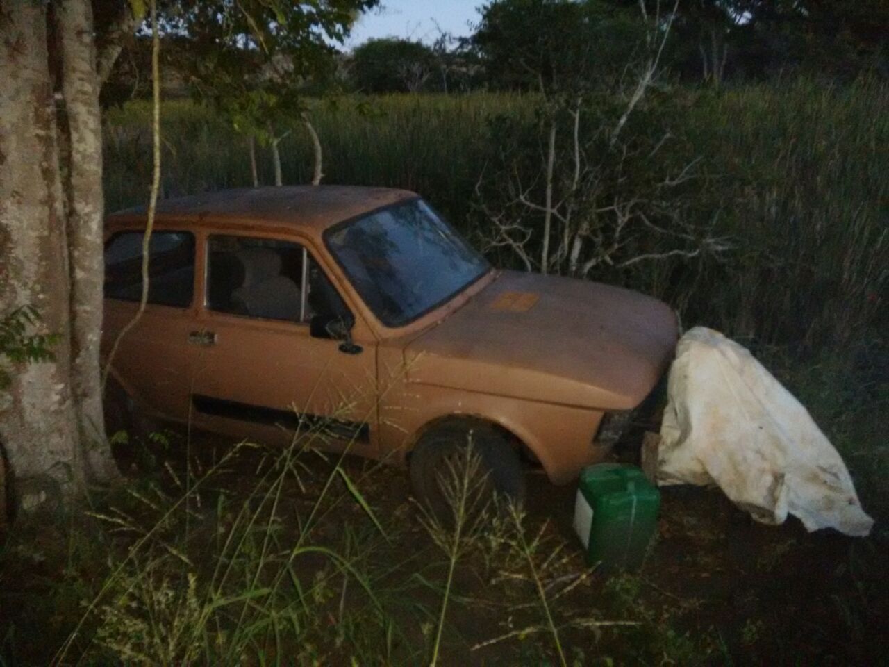 Fiat 147 “motor-bomba”. Junin. Bahia, Itaquara.